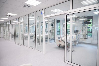 nowe skrzydło Szpitala Bielańskiego