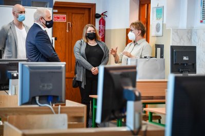 przekazanie komputerów dla szkół